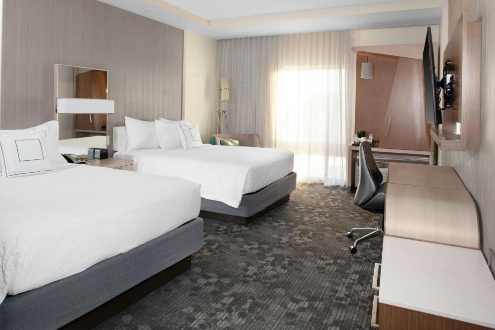 Double Queen Room interior